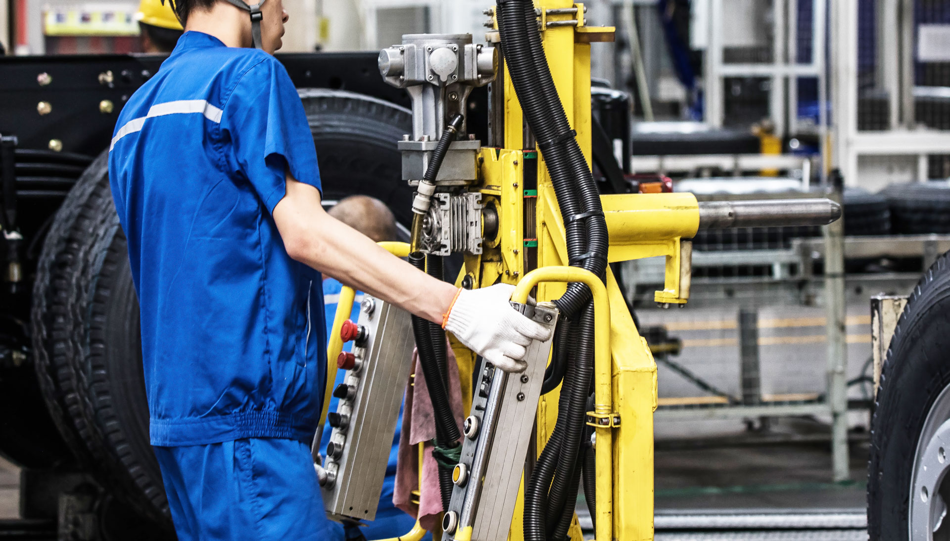 Maschinenführung Führerschein Auszubildender mit Helm Handschuhe BTZ Thale