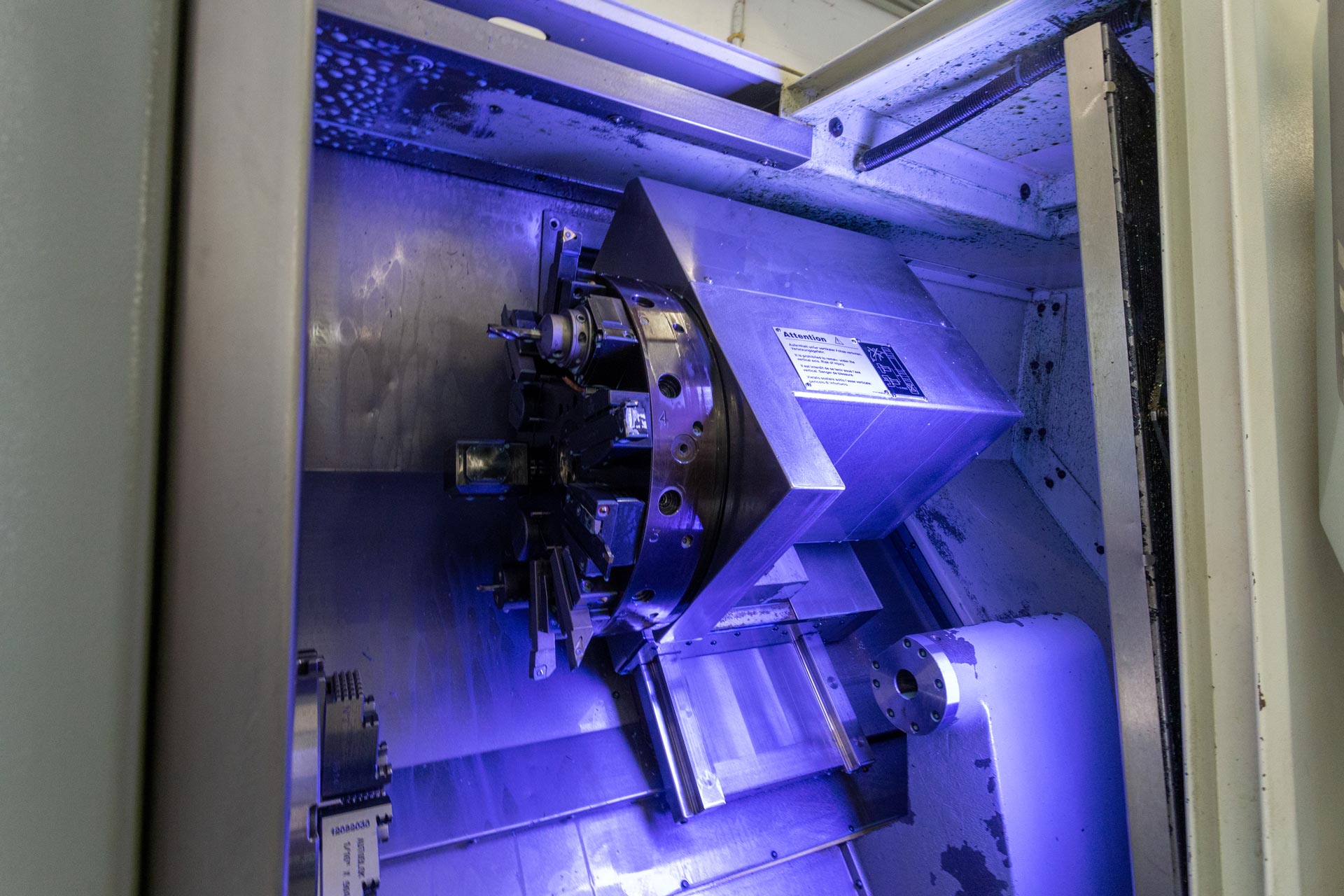 Maschine Innenansicht Lichtspiel BTZ Thale Bildung