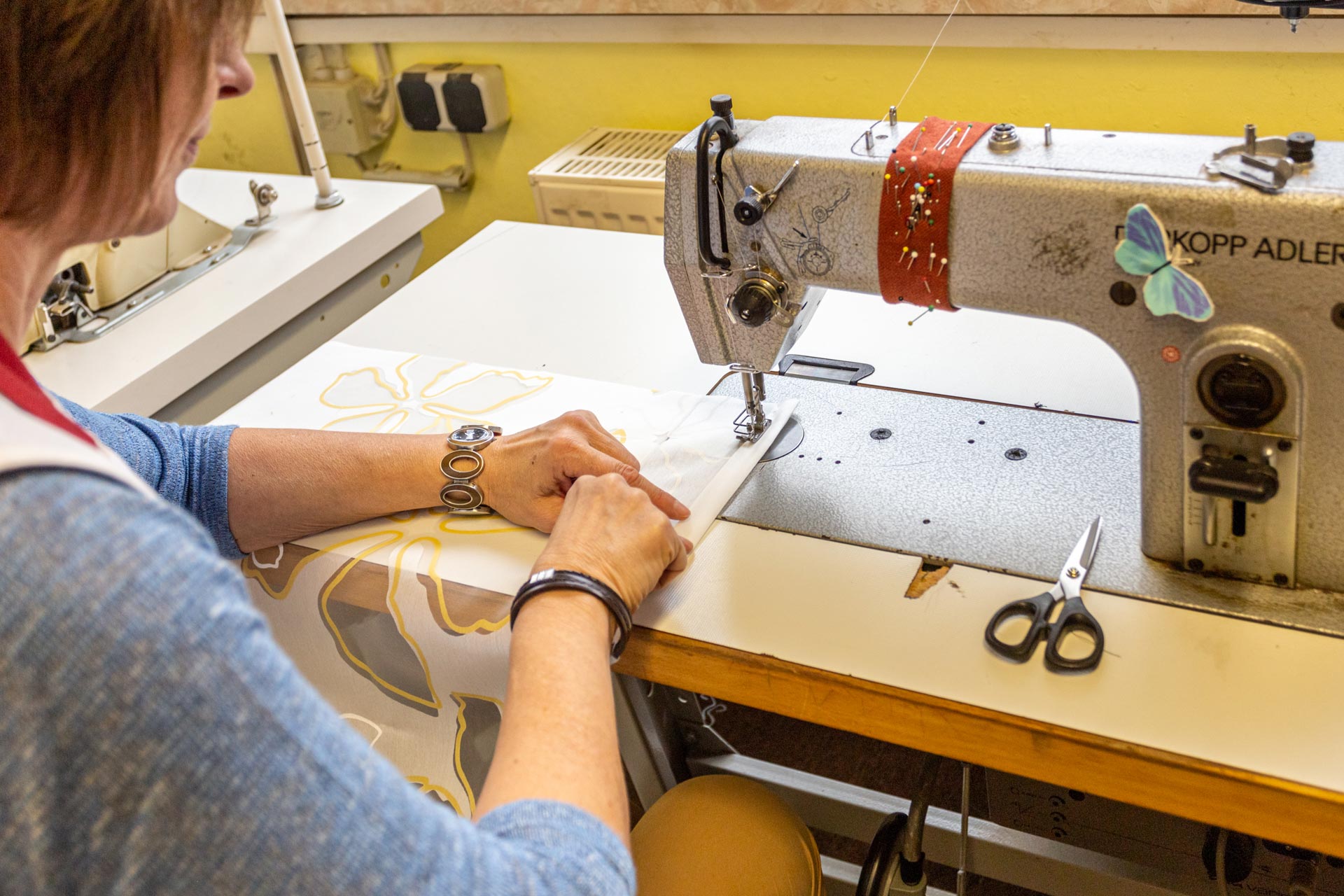 Raumausstattung Annegret Parsch Arbeit Nähmaschine Stoff Gardine BTZ Aschersleben